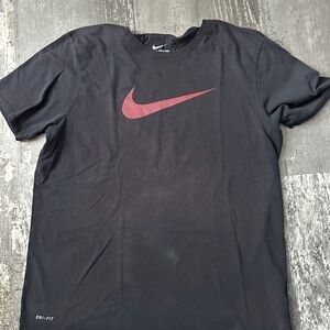 Men’s black Nike drifit tshirt size XL